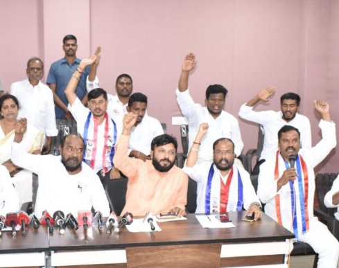 42% రిజర్వేషన్లు అమలు చేయకపోతే రాష్ట్రవ్యాప్తంగా ఉద్యమం ఉధృతం” – ఆర్. కృష్ణయ్య .