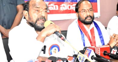 R Krishnayya and Gujja Sathyam speaking at a press meet demanding 42 percent BC reservations and implementation of Kamareddy Declaration in Telangana.