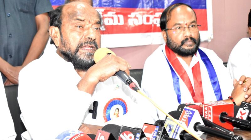 R Krishnayya and Gujja Sathyam speaking at a press meet demanding 42 percent BC reservations and implementation of Kamareddy Declaration in Telangana.