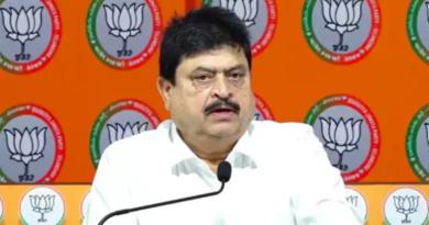 Telangana BJP leader Ramchander Rao under house arrest protest scene