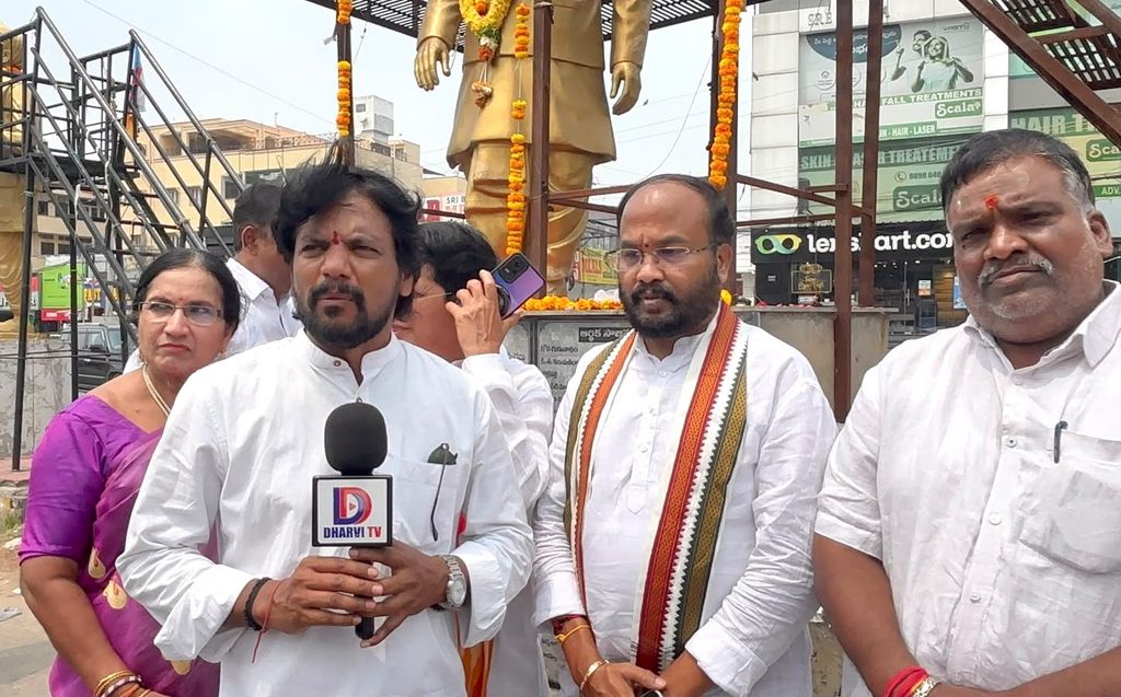 Konda Laxman Bapuji remembered by Gujja Sathyam