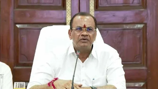 Komatireddy Venkat Reddy speaks on Telangana road development