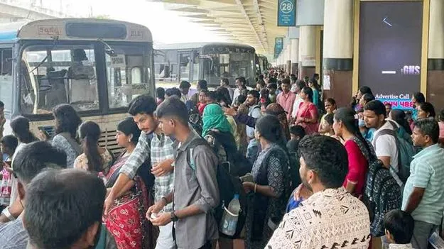 TGSRTC operates 7000 Dasara special buses across Telangana